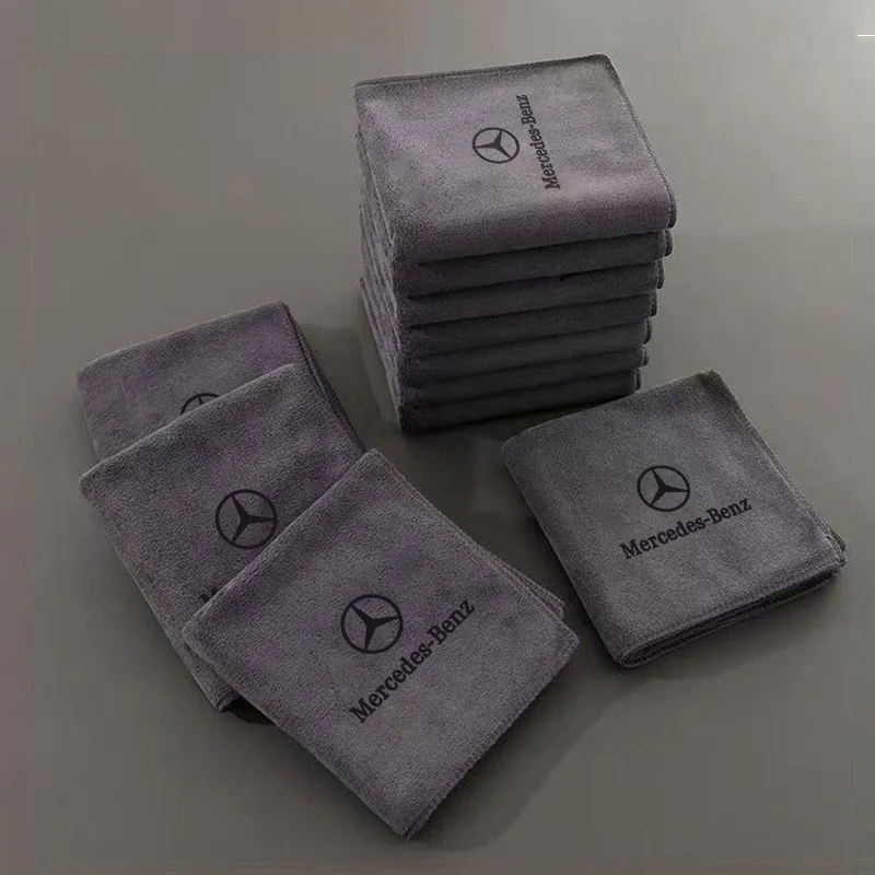 Suede microfiber towel water absorption detail