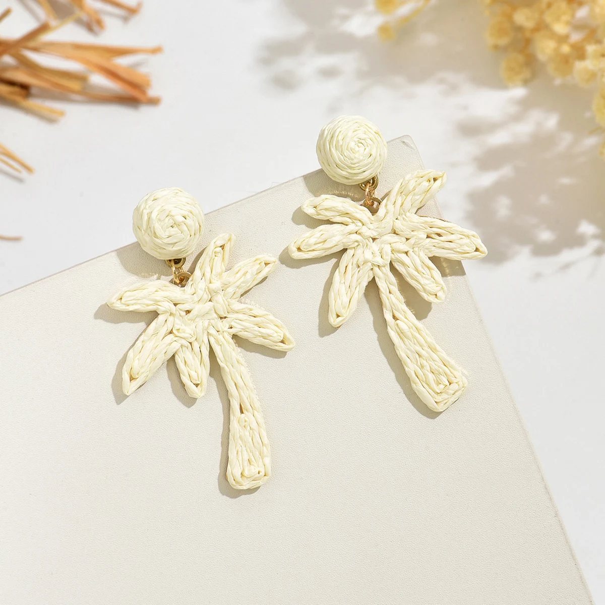 Bohemia Fashion Handmade Raffia Tree Drop Earrings for Women Summer Beach Plant Rattan Knit Hanging Earrings Party Jewelry Gift