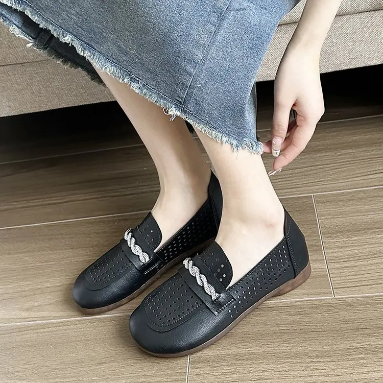 

Летние женские повседневные туфли, женские лоферы с перфорацией, Женская дышащая обувь на плоской подошве, элегантная привлекательная женская обувь с защитой от ультрафиолета, Размеры 35-40, 2023