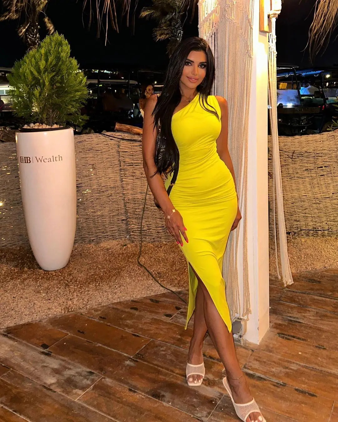 

Vintage Mermaid Sleeveless One Shoulder Prom Dresses Backless Pleated Side Split Tea Length Simple Yellow Party Dresses