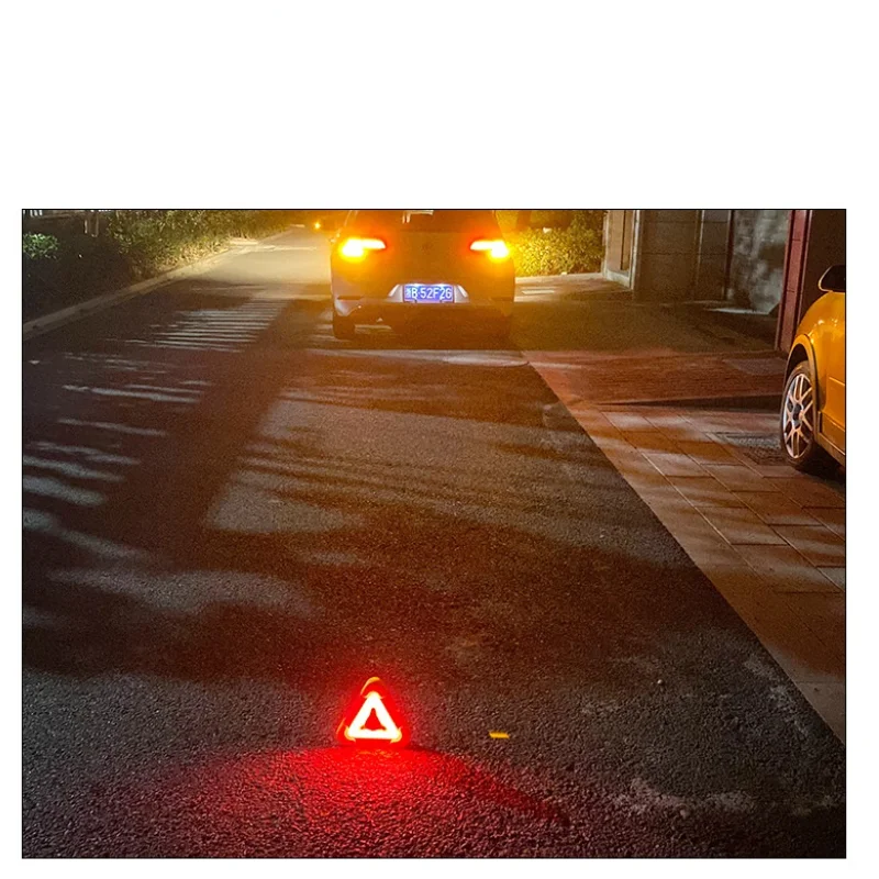 Portable Three-in-one Car Emergency Breakdown Warning Triangle Car Tripod LED Lighting USB Charging Port