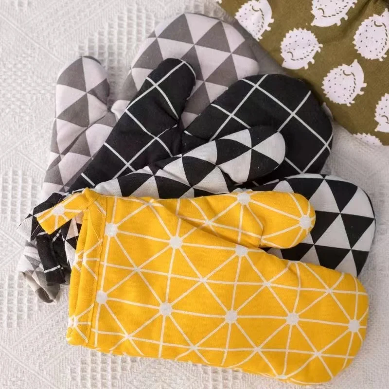 2pcs Microwave Oven Glove Kitchen Tool 1Pcs Mitten Terylene Insulated Heatproof Resistant Non-slip Baking Gloves Thickening