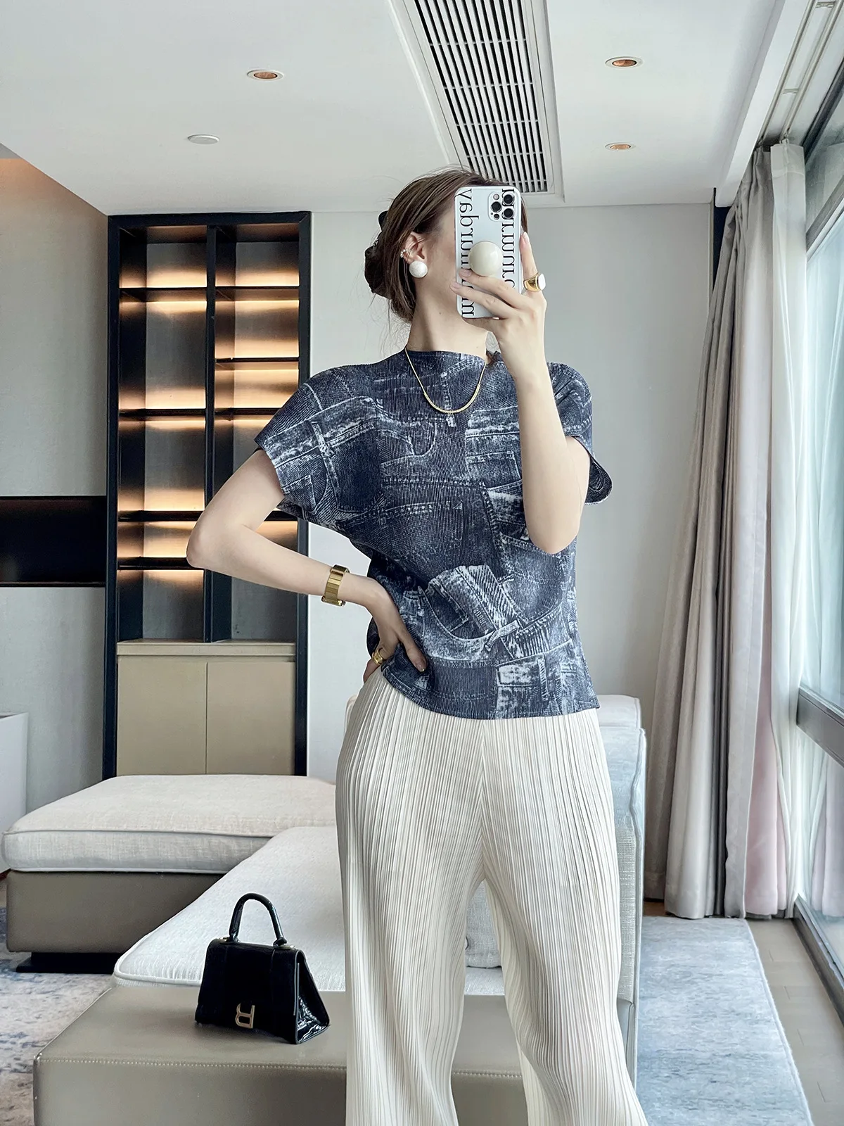 

Плиссированная летняя Новинка 2023, футболка с коротким рукавом и воротником средней высоты, Женский облегающий элегантный короткий универсальный топ