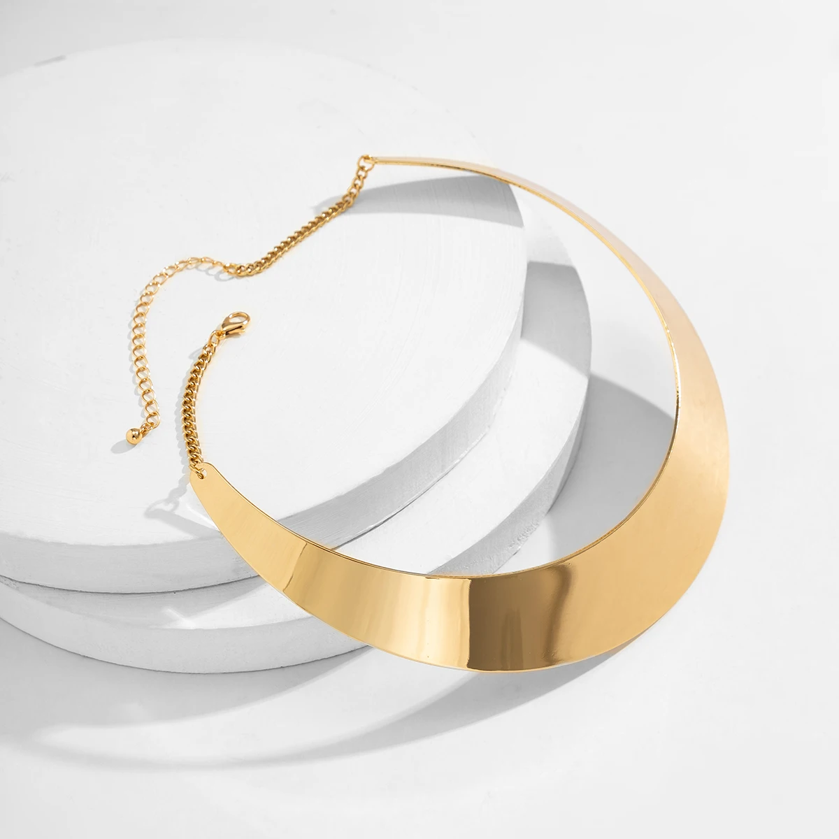 Women Jewelry Metal Choker Necklace Exaggerated Chunky Metal Wire Torques Choker Necklace Women Collar Punk Gold Color Wide Smooth Chain Jewelry Bijoux Steampunk
