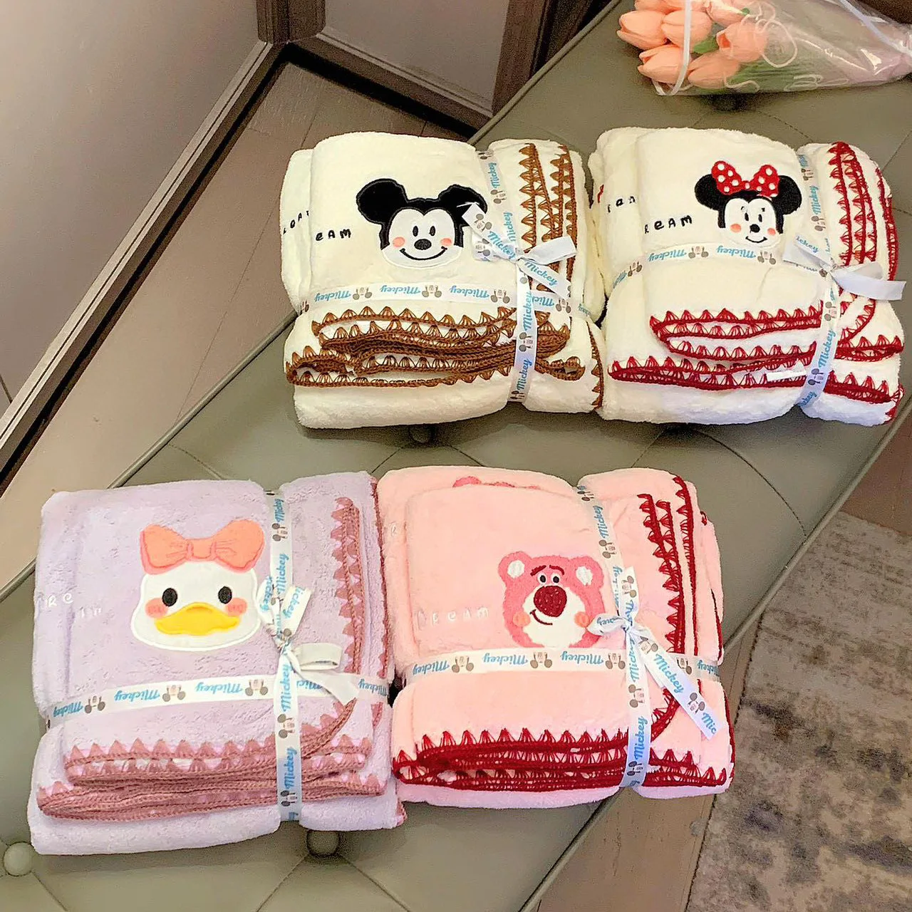 

Cute coral velvet cartoon two-piece soft and absorbent dormitory shower household bath towel set