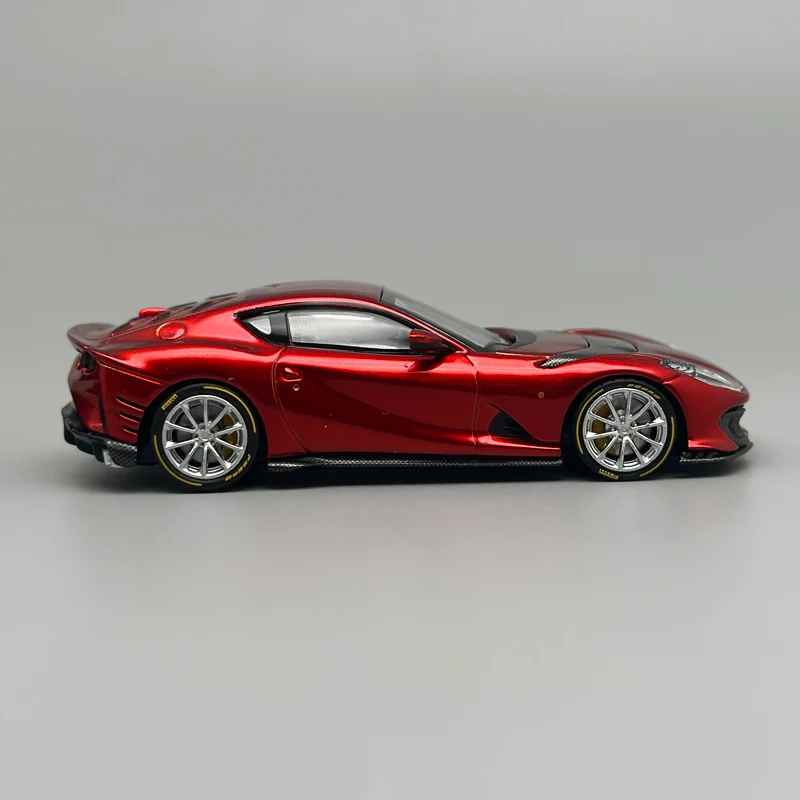 TOC 1:64 메탈 레드 FE 812 Competizione 합금 자동차 모델