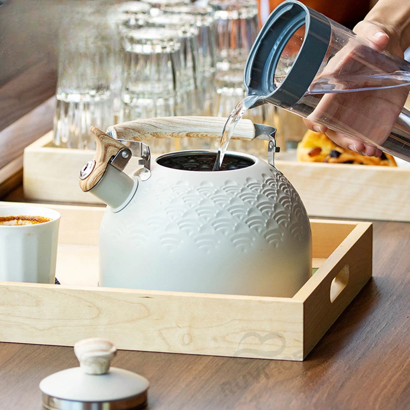 2.5L Whistle Kettle Flat Bottom Whistle Pot European Stainless Steel Large Capacity Pot Classic Water Boiler For All Stovetops