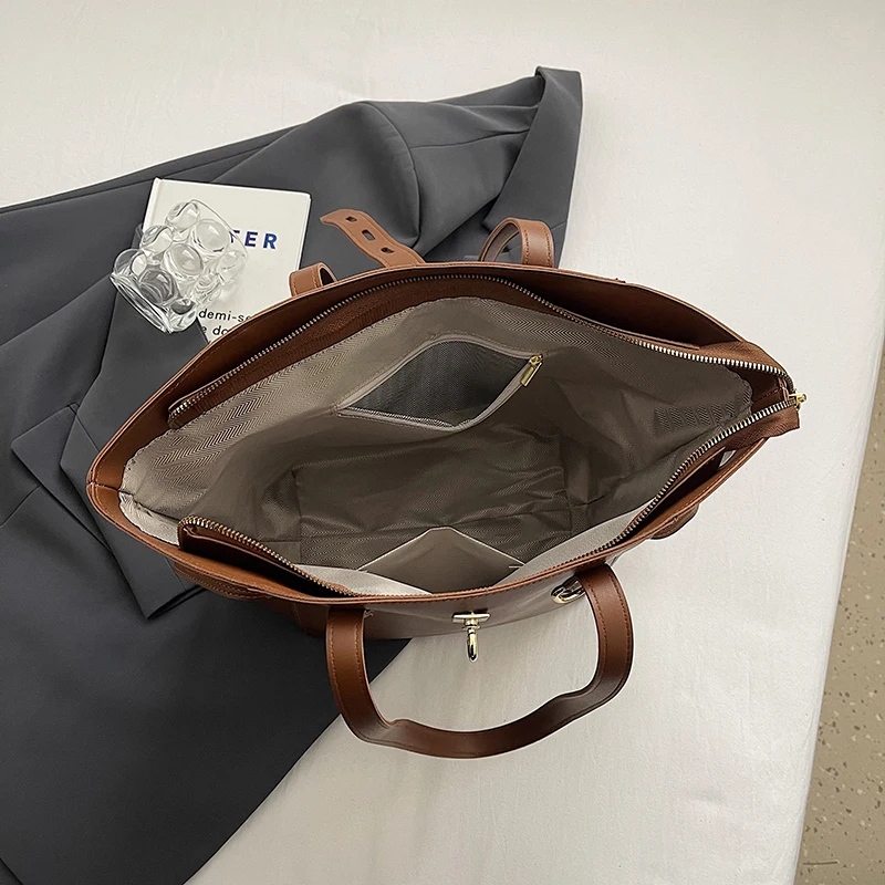 حقيبة يد نسائية من الجلد بتصميم كلاسيكي بكتف واحد...