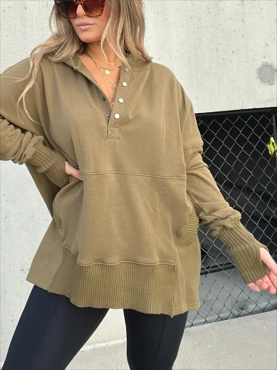 2023 Autumn and Winter New V-neck Hooded Bat-sleeve Sweatshirt Loose Casual Threaded Splicing Top for Women Толстовка