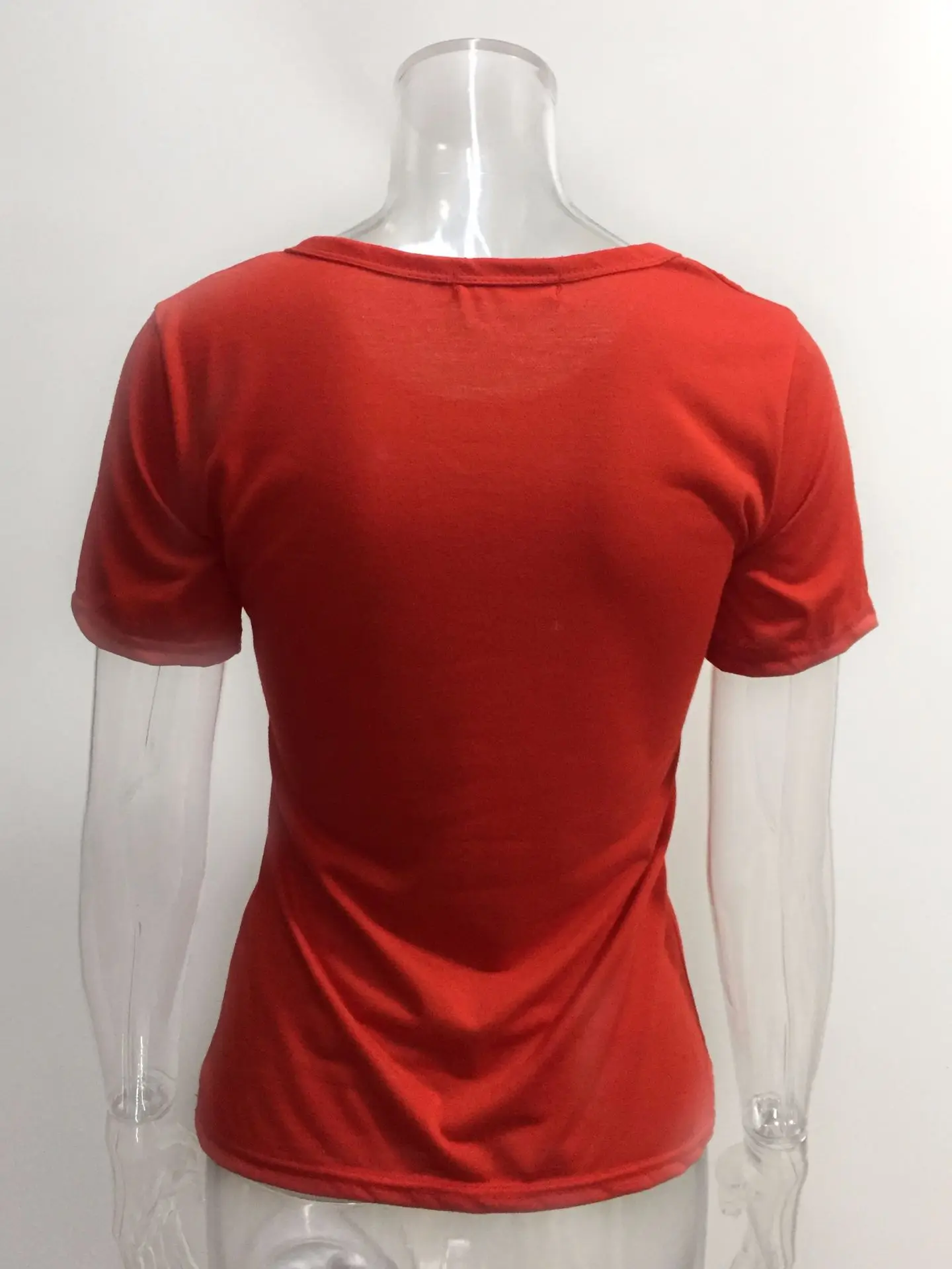 Рисунок 6 - Женская футболка с круглым вырезом