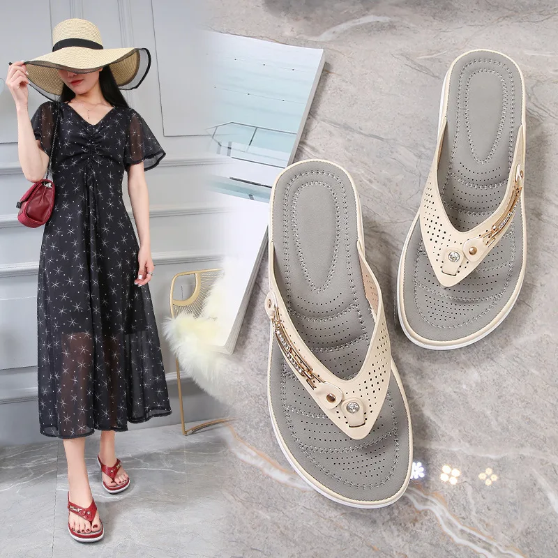 2023 Women's Slippers Summer New Fashion Metal Button Slides Shoes Wedge Beach Sandals Women Outside Platform Leisure Flip Flops — view 4