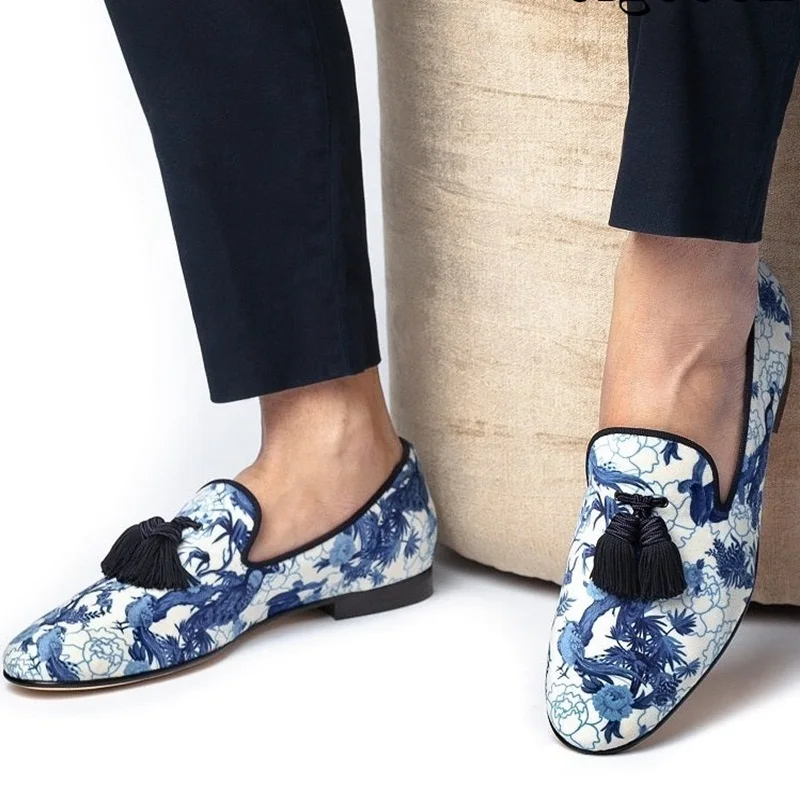 

British Style Mens Tassel Loafer Shoes Blue And White Porcelain Colour Printed Dress Shoes Round Toe Flat Slip On Mens Shoes