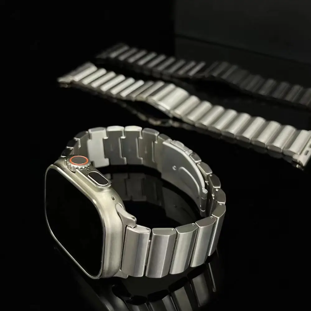 Luxury Titanium Band For Apple Watch Ultra 49mm 45 41 44 38 40 42MM Men Business Strap For iWatch Series 8 7 6 SE 5 4 3 Bracelet