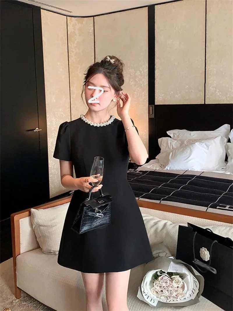 

High Street Summer New Fashion 2024 Women's O-neck Short Puff Sleeve Pearls Embroidered Flares Black White Casual Mini Dress