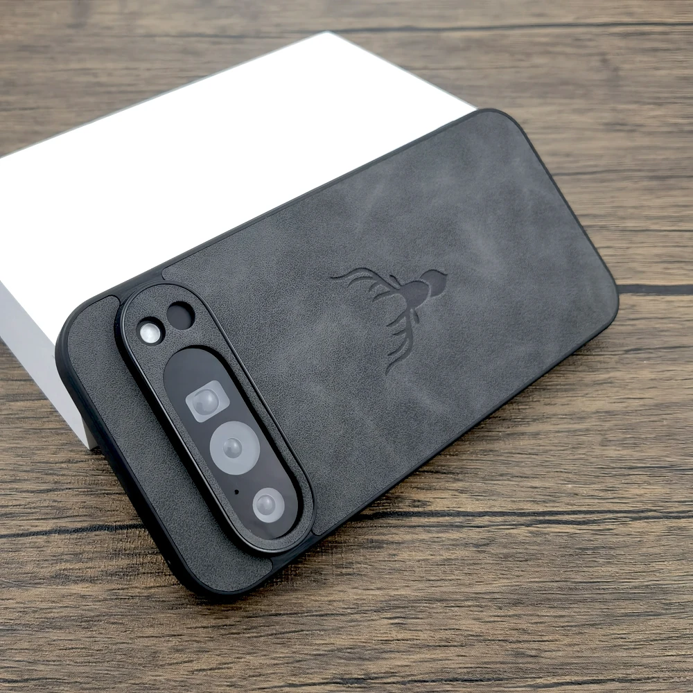 Vintage Leather Phone Case - Elegant Retro Design Cover