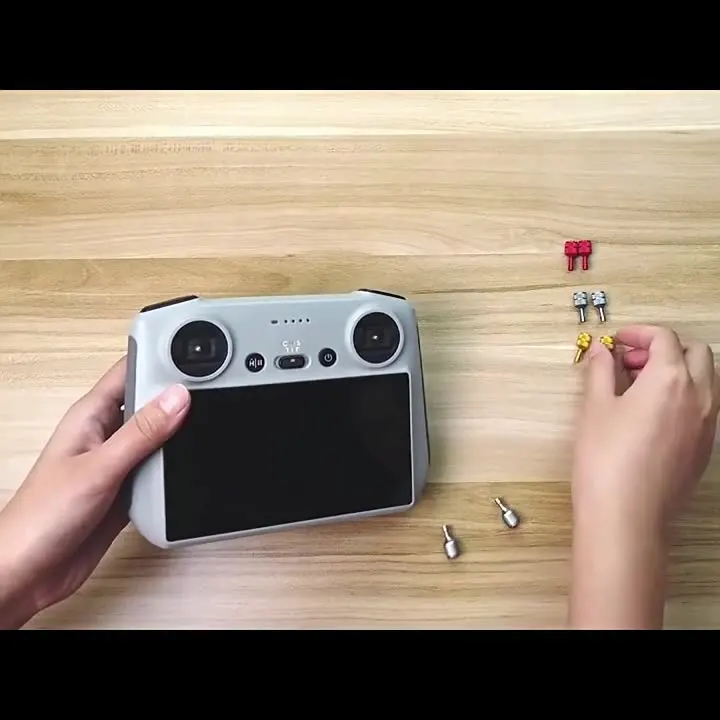 Joystick In Lega Di Alluminio Per DJI Mini 3/4 Pro, Air 3, Mavic 3 Pro - 4 Pezzi (2 Arcobaleno, 2 Neri)