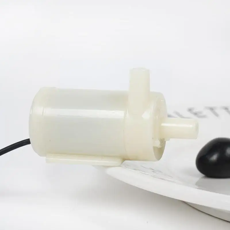 Micro Submersible Water Pump Amphibious Horizontal Dc2.5-6v Submersible Mute Circulation Fountain White Small 130-2 N6j3 1pc Submersible Water Pump