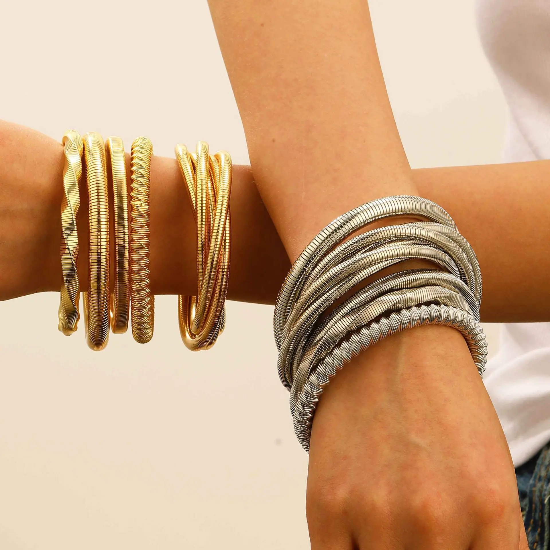 DIEZI Exaggerated Personality Geometric Bangles Men Vintage Hip Hop Punk Spring Bangles Snake Chain Bracelets For Women Jewelry 2
