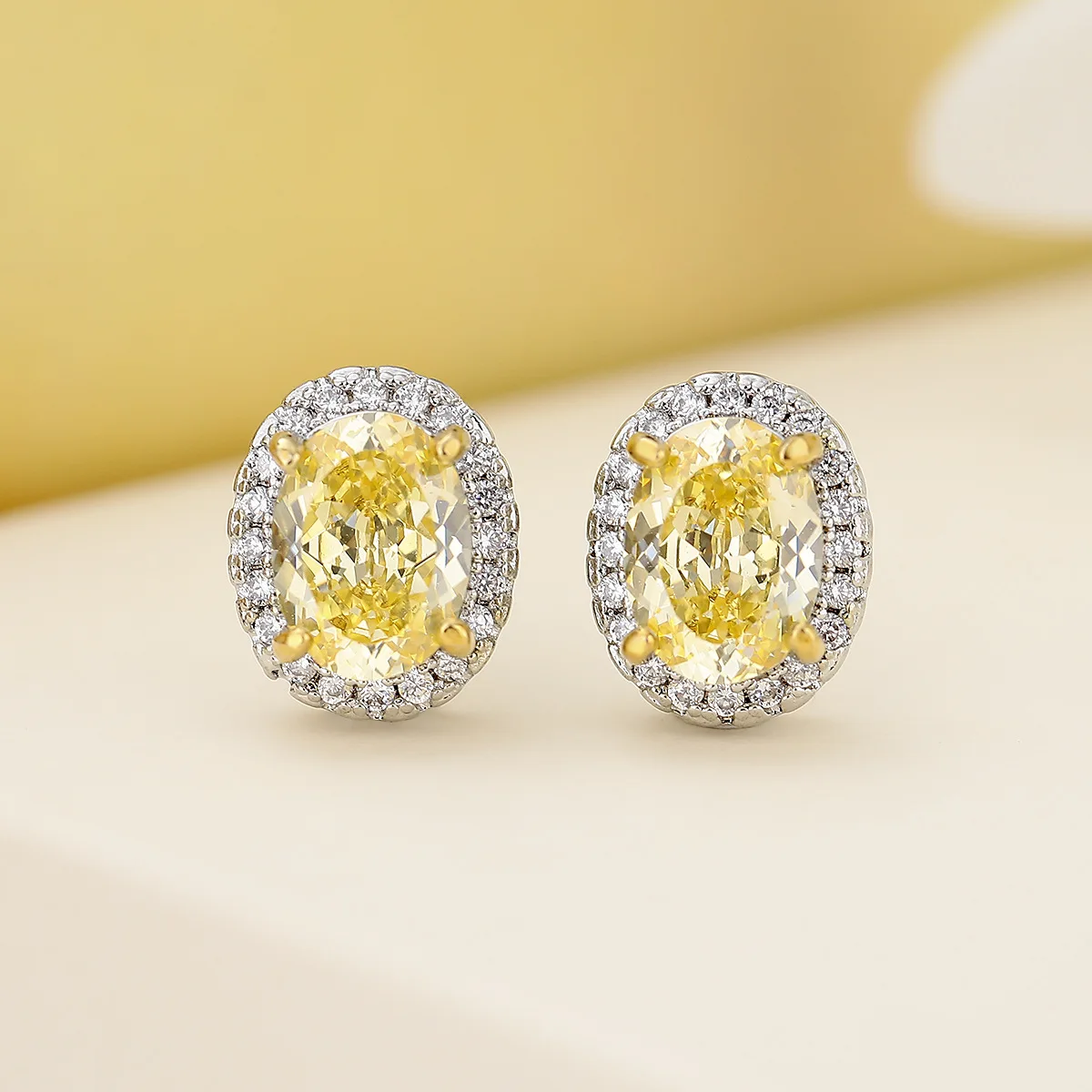 

Personality Yellow Cubic Zirconia Stud Earrings For Women Exquisite Crystal Oval Earring Wedding Party Jewelry
