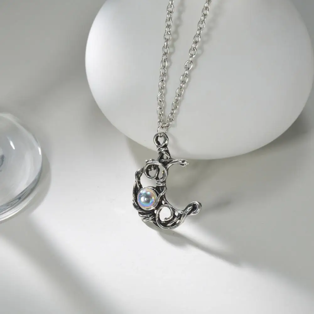 Fashion Necklace Moonstone Necklace Crescent Crystal Moon Pendant for Women