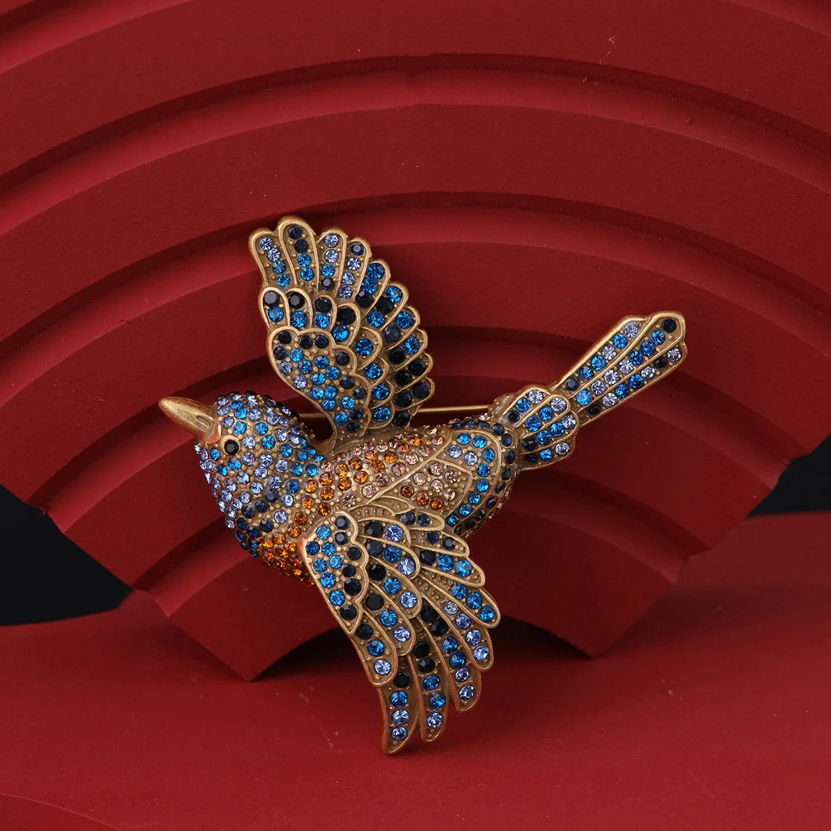 

Personality everything with niche temperament fashion bird brooch