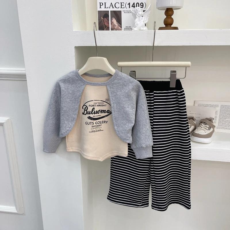 

Girls' Long Sleeve Suit Autumn New Girls' Printed Fake Two Long Sleeve Tops + Striped Pants Two Sets Girl Clothes