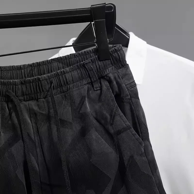 Рисунок 4 - Летние джинсовые шорты с несколькими