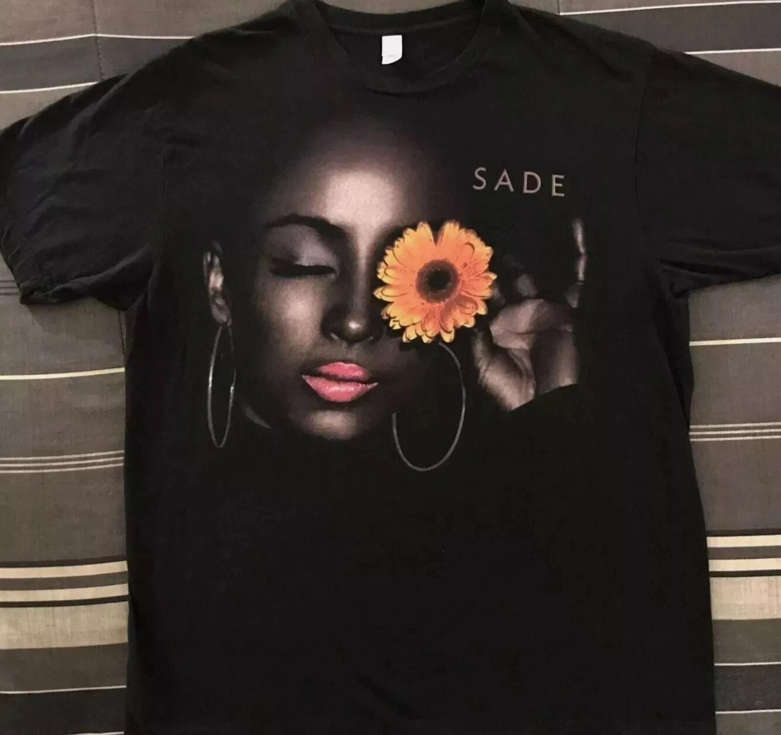【極美品】SADE SOLDIER OF LOVE TOUR 2011Tシャツ Sade Tour 2011 Concert Soldier of Love T Shirt Womens Size