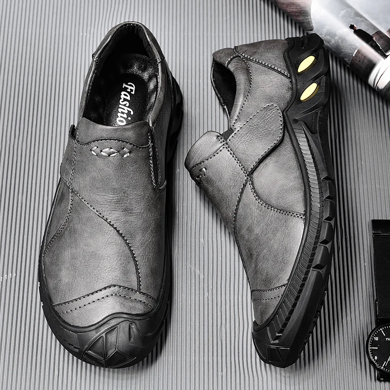 

Men Shoes Light Trend Sneakers shoes Fshion Retro Handmade Loafers Brand Mens Casual shoes Moccasins Leisure Flat Male Footwear