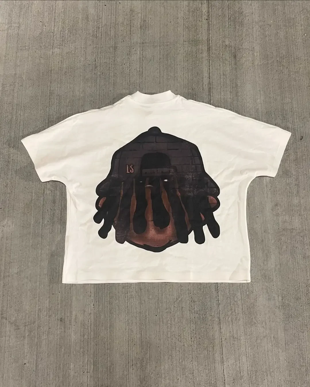 Рисунок 2 - Футболка мужская с принтом в виде Большого Лица