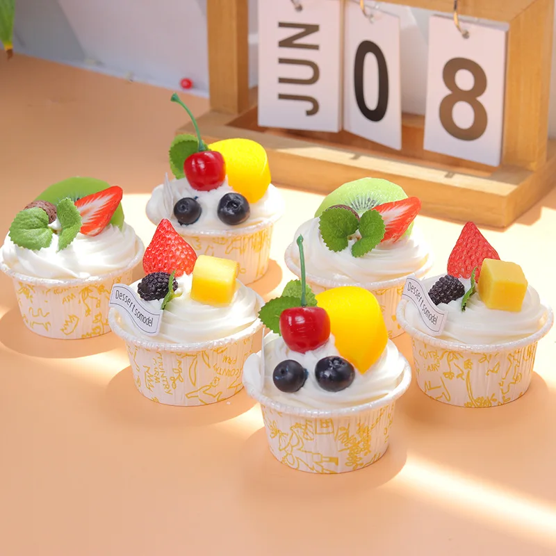 

Artificial Cupcakes Clay Dessert Model Child Birthday Strawberry Cherry Cake Home Decorating Accessory Showcase Photography Tool