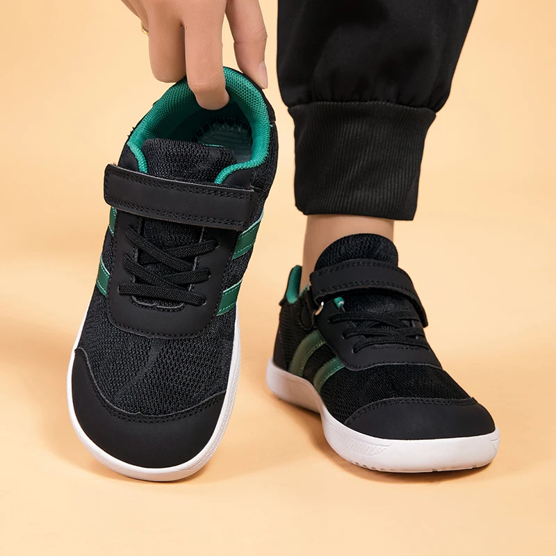 รูปสินค้า รองเท้าเด็กกันลื่น ระบายอากาศดี Zero-Drop