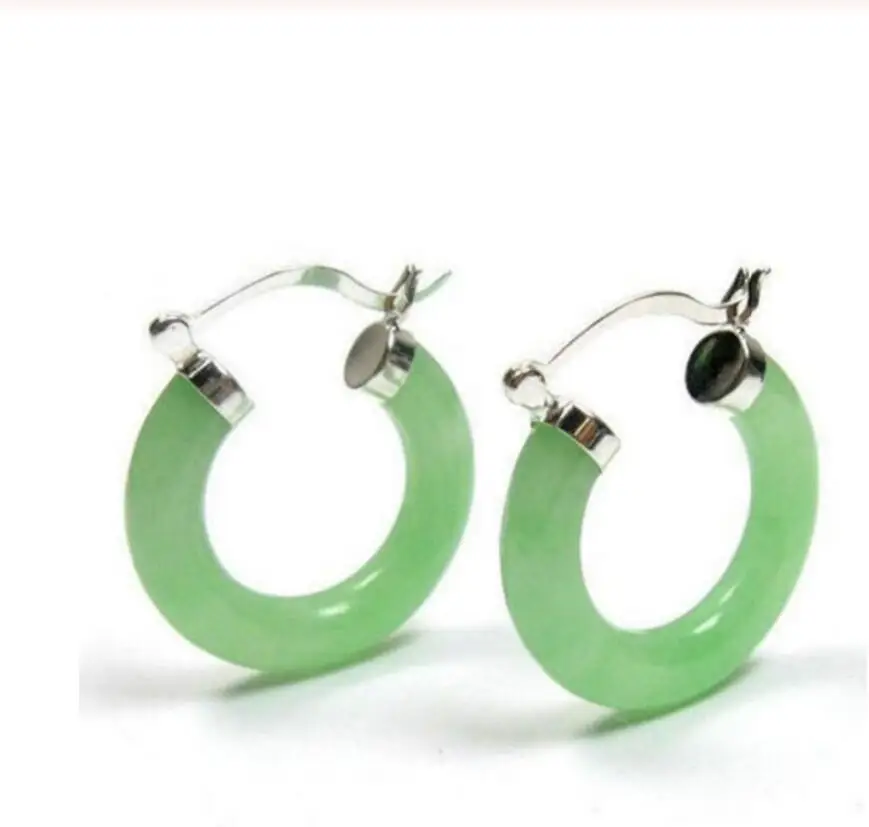 

Fashion Natural Light Green jade Silver Snap Closure Earrings