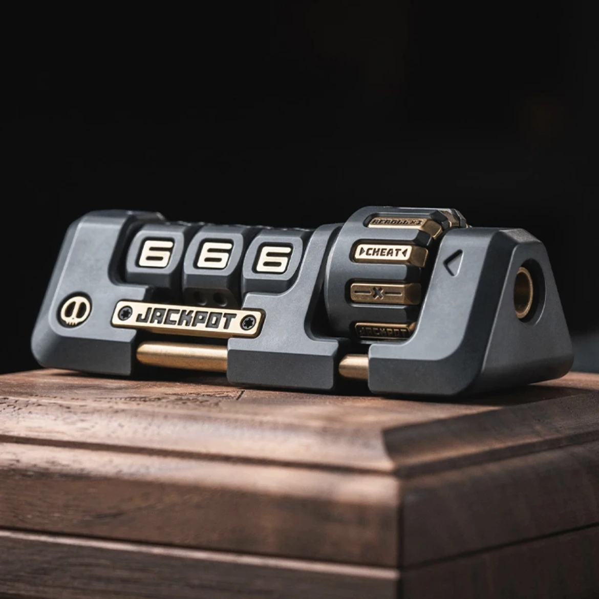 LAUTIE ハンドヘルドペンダントジャックポットスロットマシンフィ