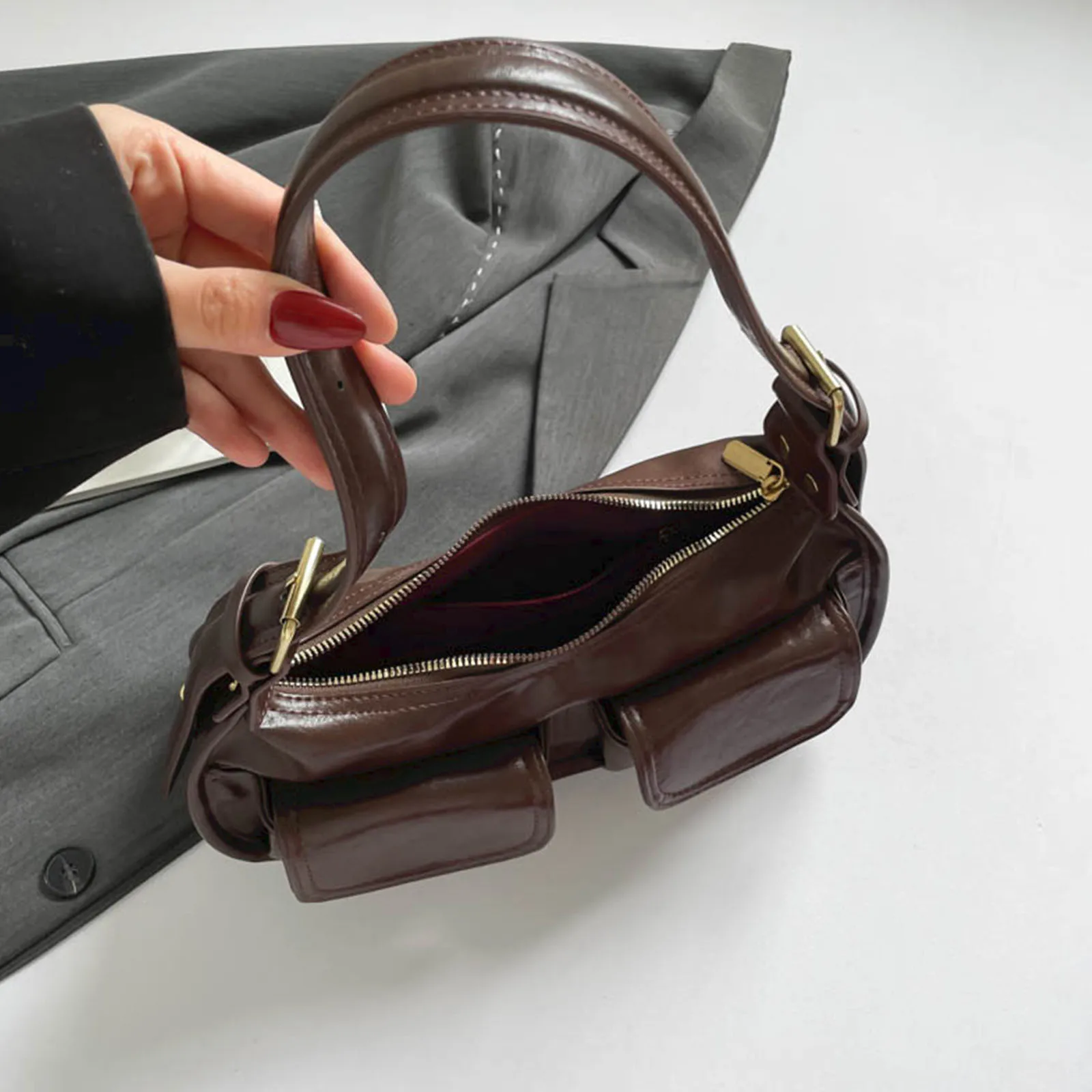 Women PU Leather Small Shoulder Bag Adjustable Strap One Shoulder Armpit Bag with Zipper Retro Underarm Bag for Outing Commuting