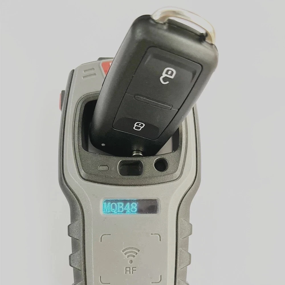 KEYECU 2 Buttons 7E0 837 202 BD MQB 48 Chip For Volkswagen VW Amarok Transporter 2012 2013 2014 2015 Remote Key Fob 434MHz
