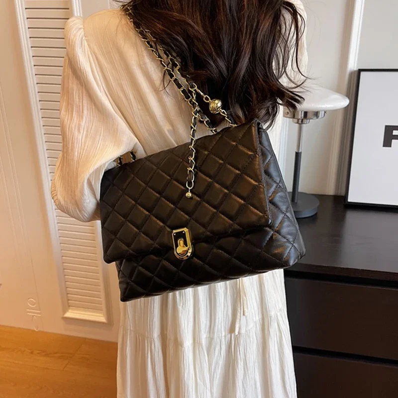 New Quilted Large Chain Shoulder Bags for Women 2024 Luxury Designer Crossbody Bags PU Leather Ladies Handbags Black White