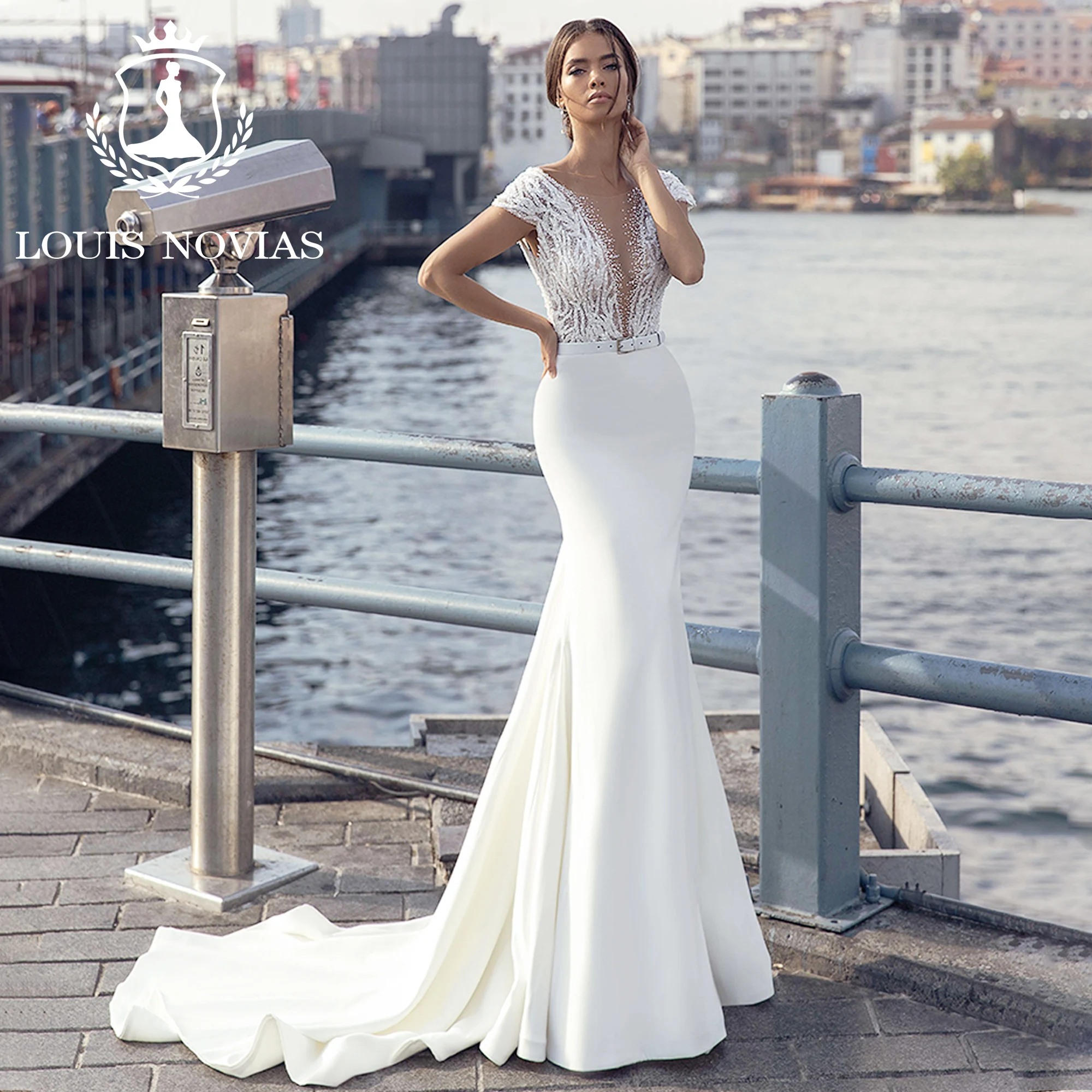 

LOUIS NOVIAS Satin Mermaid Wedding Dresses For Women 2023 Bride Short Sleeve Belt Brush Train Wedding Gown Vestido De Novia
