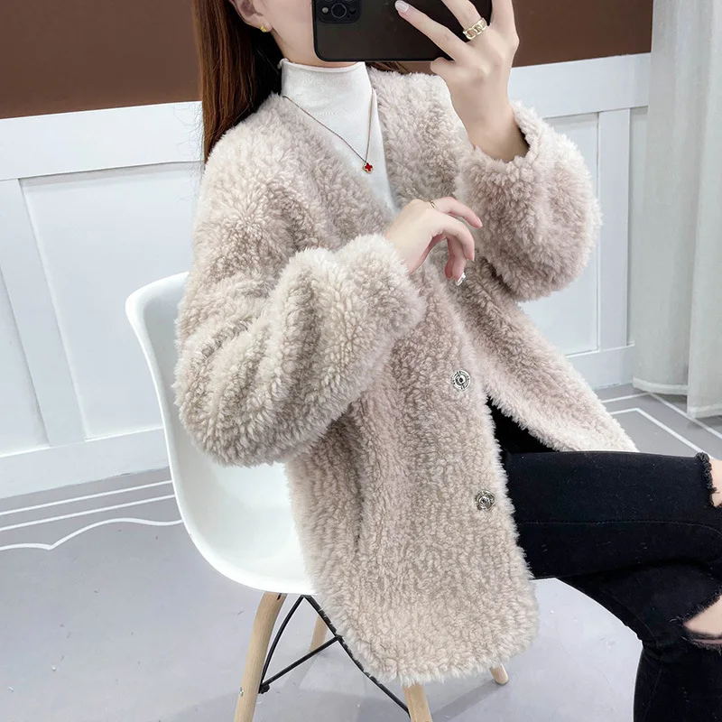 

jacket women coat high-end Haining fur wholesale lamb's wool coat All in one skin winter jacket women coat V-neck