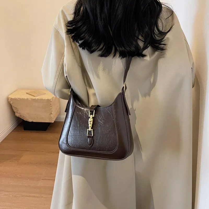 حقيبة كتف أنيقة وعصرية بتصميم ريترو، مثالية للاستخ...