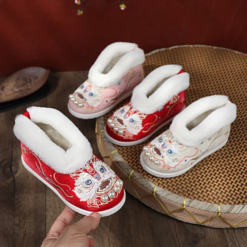 

Зимние плюшевые хлопковые ботинки для девочек, модная детская обувь Hanfu с вышивкой, Детские ботильоны в китайском стиле принцессы для выступлений