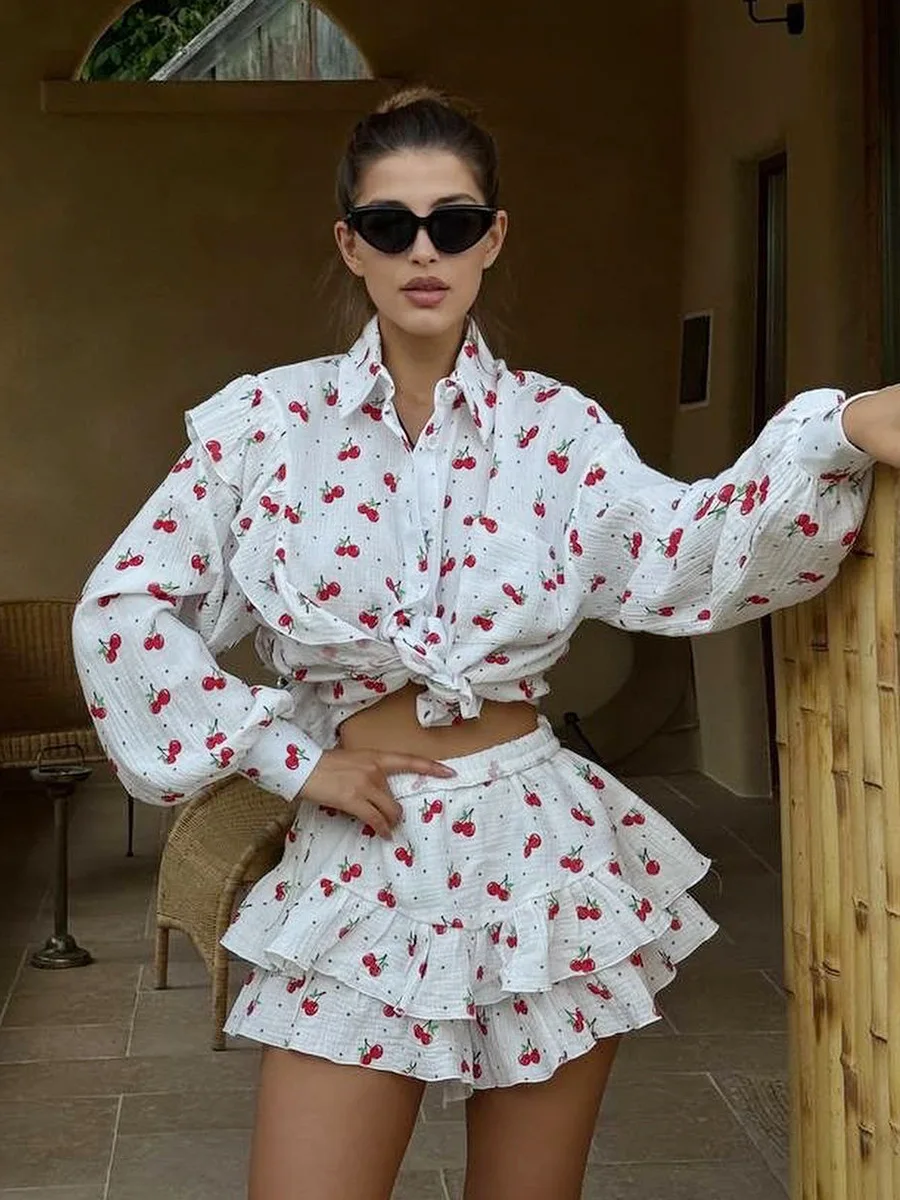 Bronladies Love Printed Long Sleeved Shorts Set Women's Spring New Mushroom Edge Shirt Loose Shorts 2-Piece Set Women's Clothing