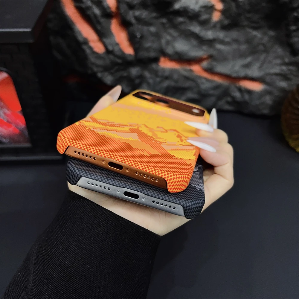 Kevlar-Infused Magnetic Carbon Fiber Pattern Phone Case with Colorful Frosted Finish