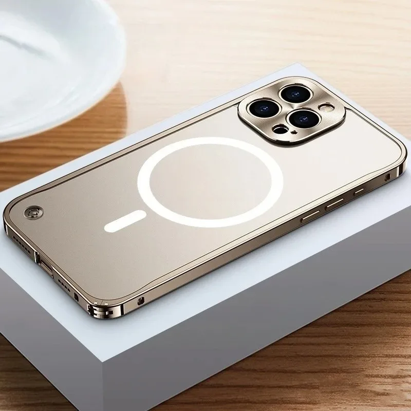 Sleek Metal Aluminum MagSafe-Compatible Magnetic Bumper Case with Matte Clear Back
