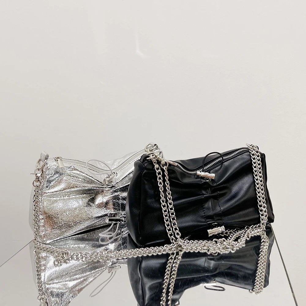 

Metallic Pleated Drawstring Shoulder Bag Luxury Silver Armpit Bag Fashion Laser Handbag Designer Bags for Women Crossbody Bags
