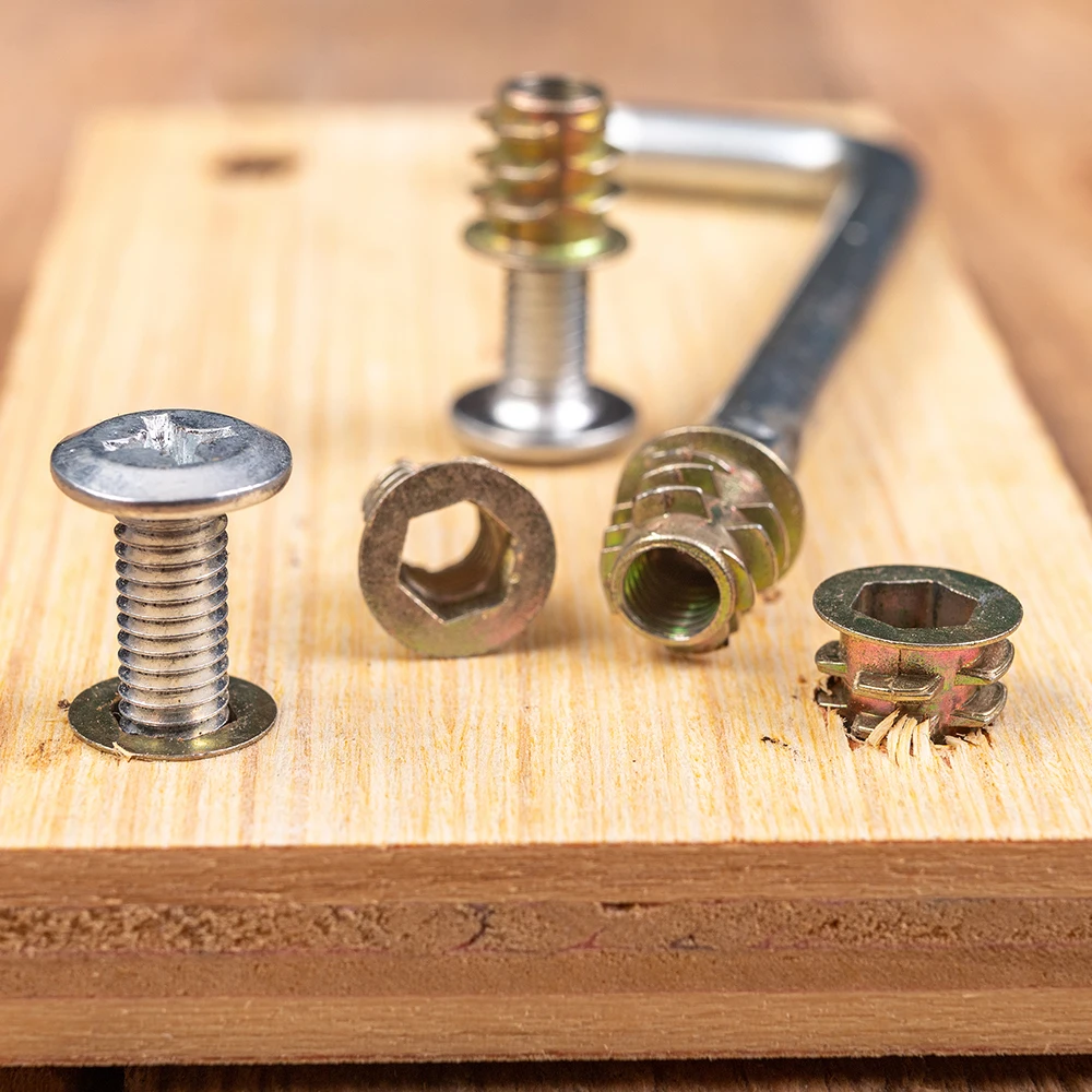 50 Stücke M4 / M5 / M6 / Befestigungsteile Muttern M8 / M10 Zink-legierung Einschraubtyp Hex Antrieb Gewindeeinsatz Muttern Sortiment Für Heimwerker Und Handwerker In Haus Und Werkstatt