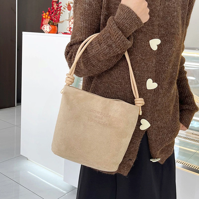 Stylish and Spacious Bucket Bag Shoulder Bags Underarm Handbag for Everyday Use Women Multicolor Retro Crossbody Bag