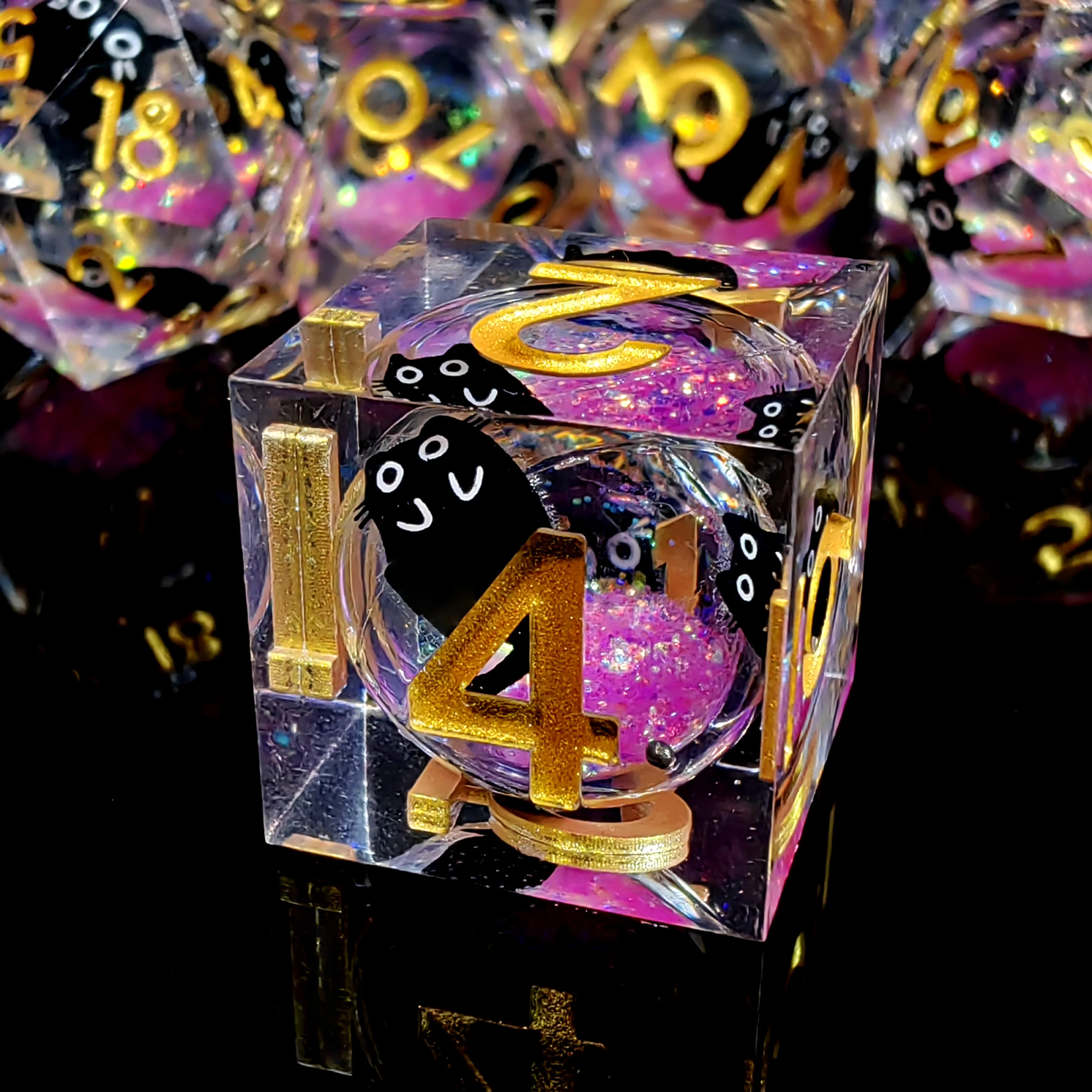 Resin DnD Dice Set 7-Piece Pink Liquid Core Dice with Glitter Sand Polyhedral RPG for Dungeons & Dragons Tabletop Games