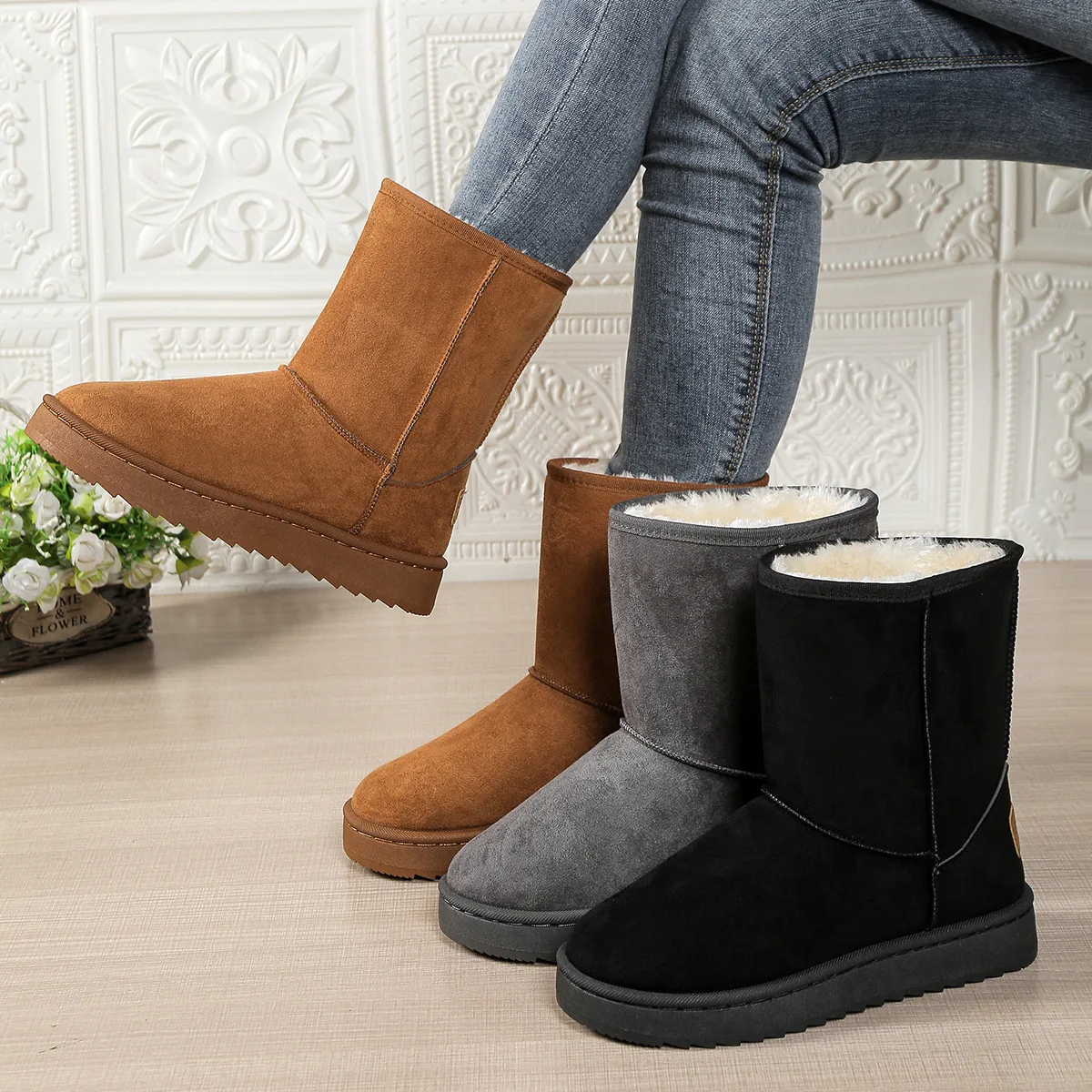 New Winter Plus Size Leisure and Comfortable Flannel Flat Bottom Warm Women's Snow Boots Joker Women's Boots in 2025