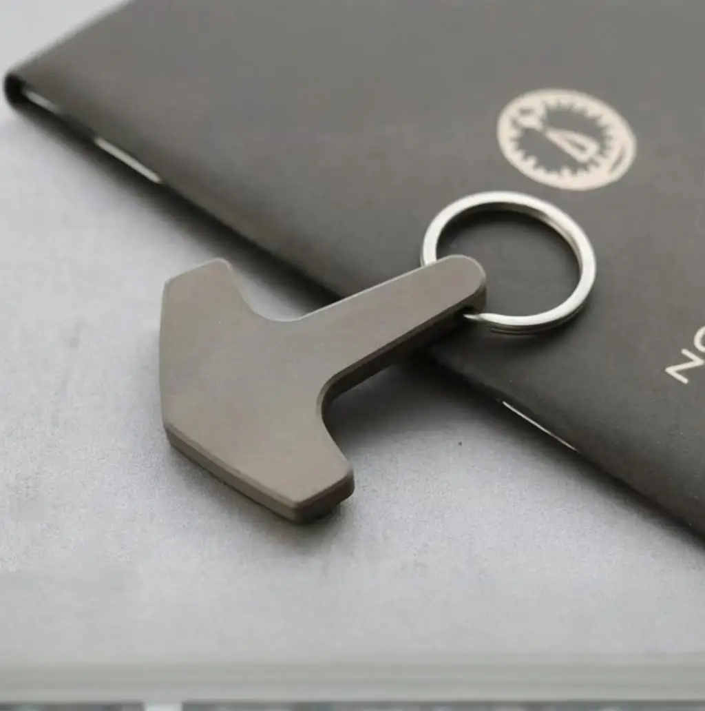 1-teilige Titanlegierung DIY Paracord Messer Perle Schlüsselanhänger Halskette Anhänger Reißverschluss Kopf Mehrzweck Outdoor EDC Werkzeuge